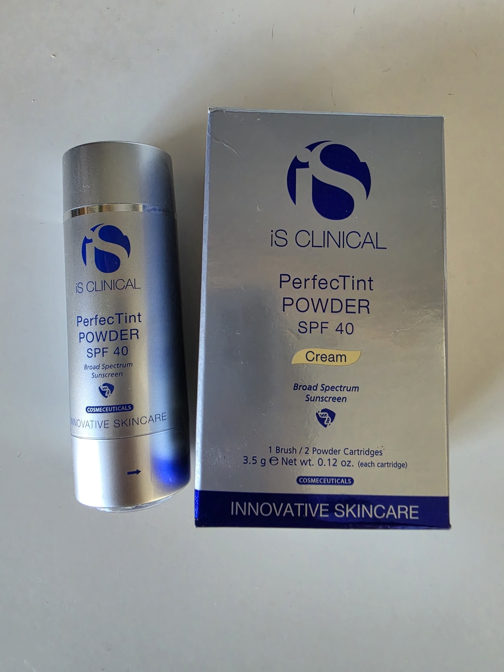 iS Clinical PerfecTint Powder SPF 40 - Cream Tone